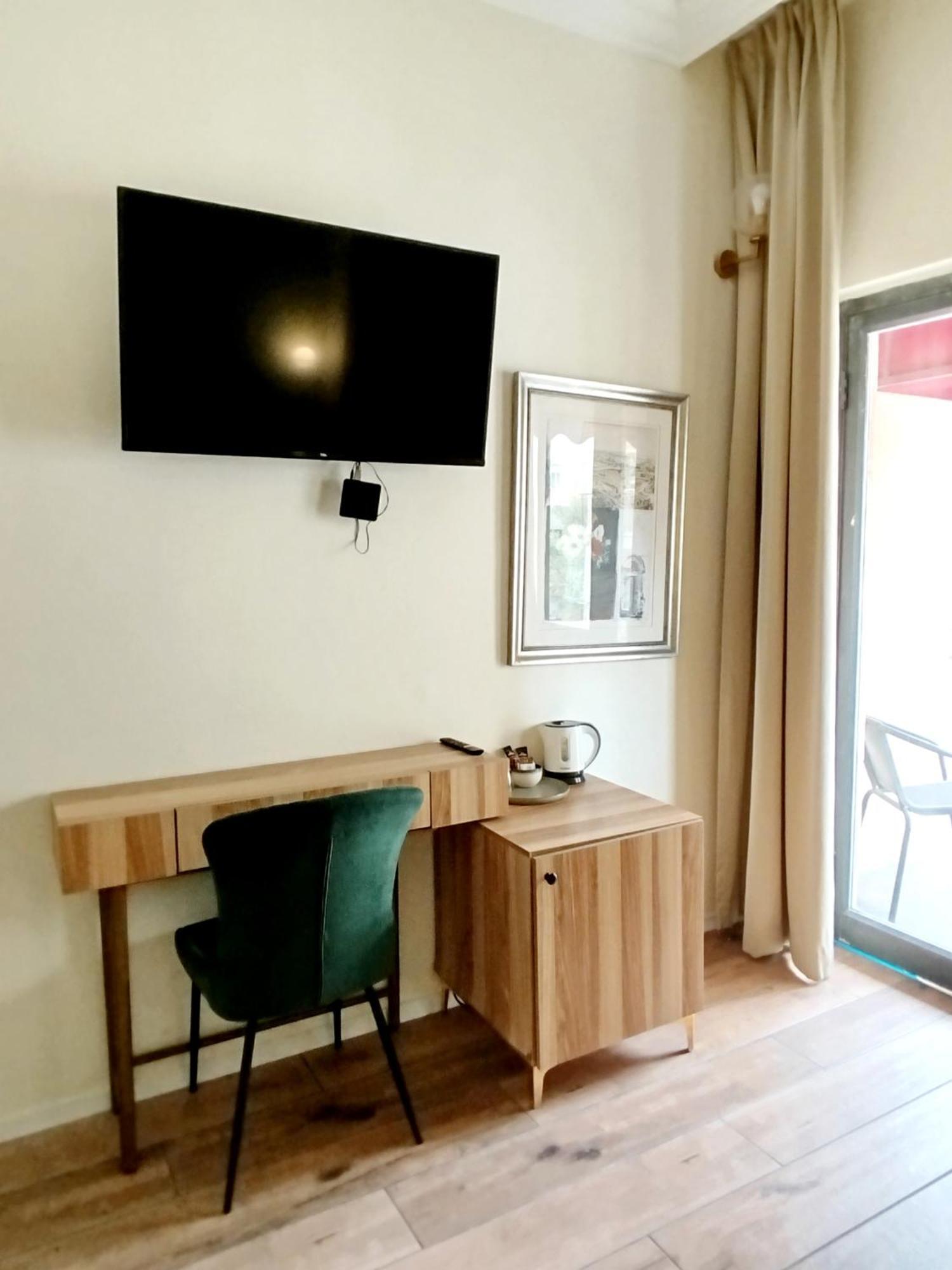 Hotel La Perle Center 4*